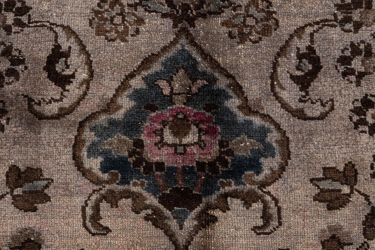 338 x 252 Vintage Royal