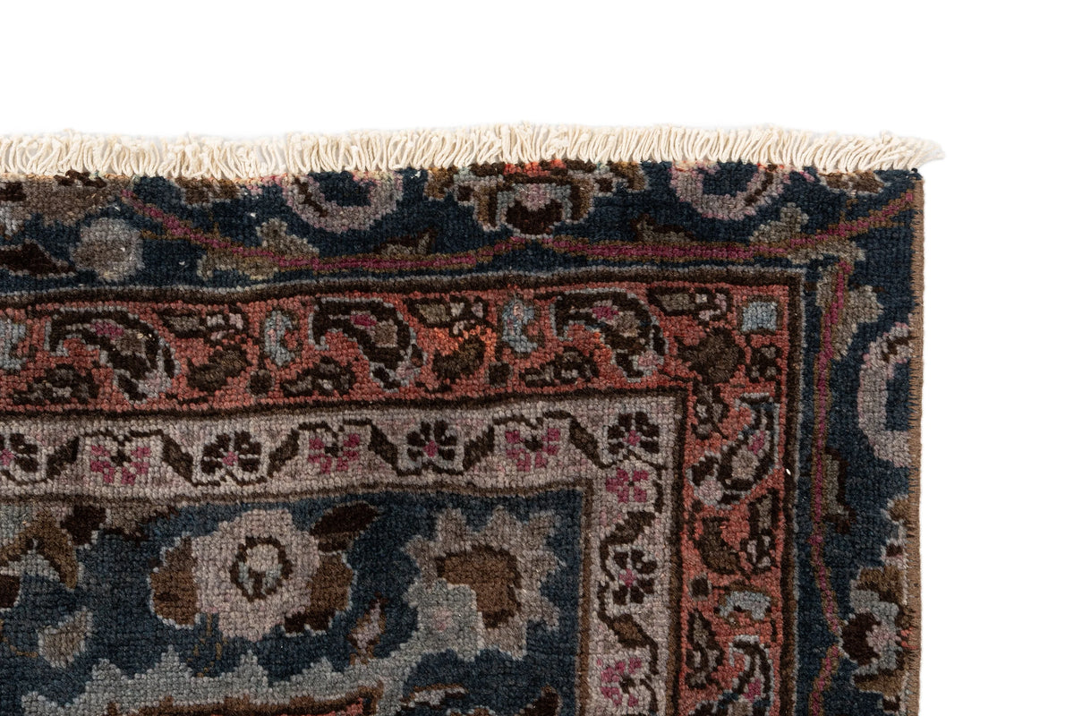 338 x 252 Vintage Royal