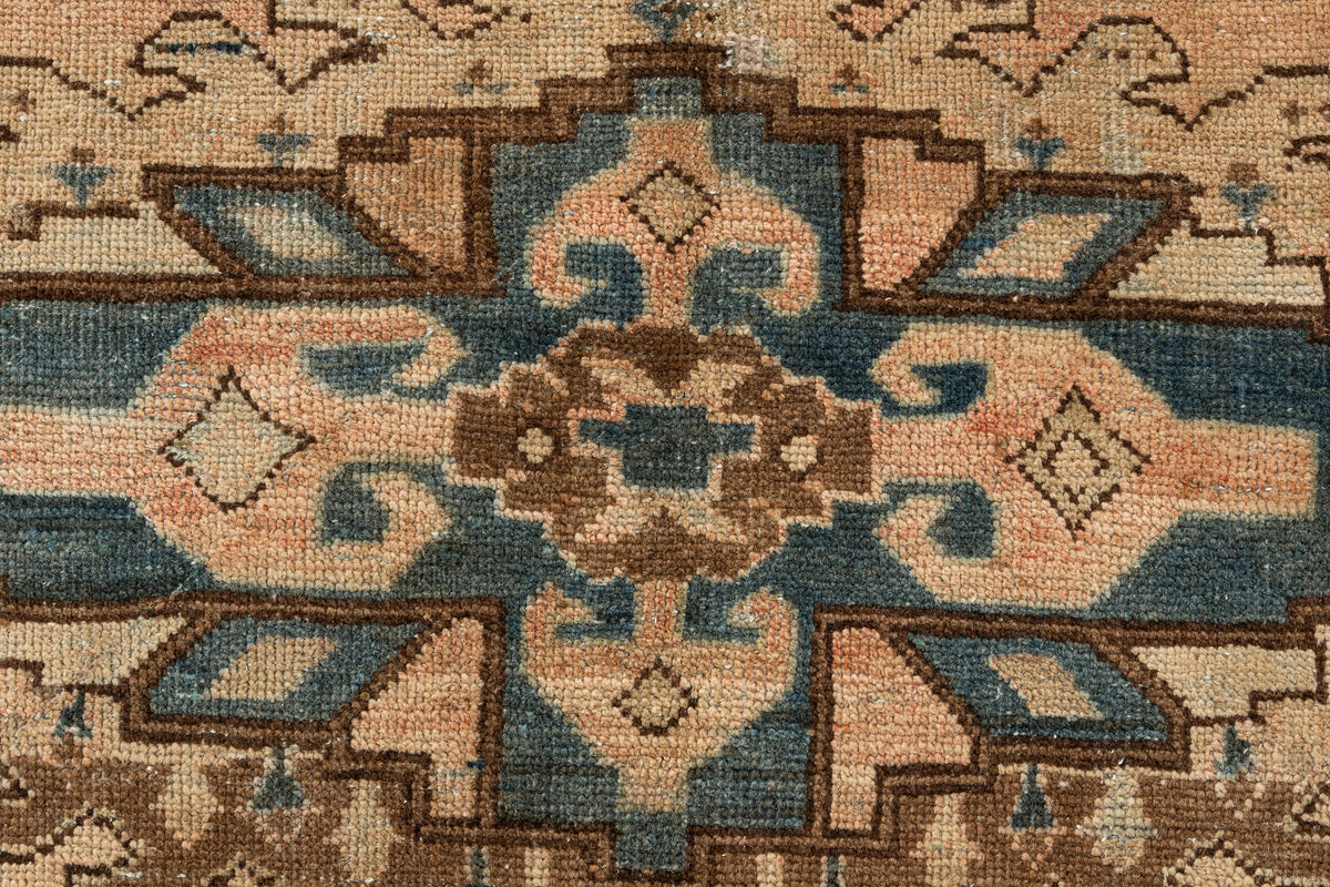 298 x 218 Vintage Royal