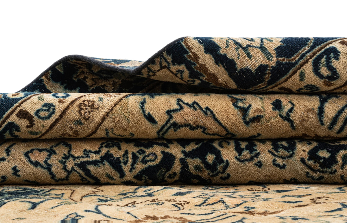256 x 171 Vintage Royal