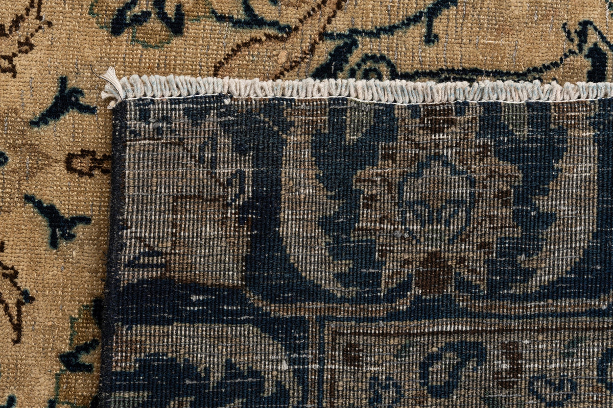 256 x 171 Vintage Royal