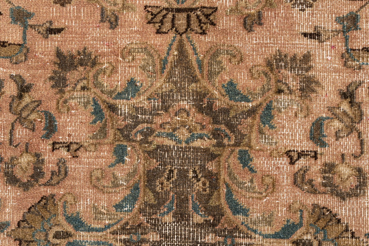 372 x 283 Vintage Royal