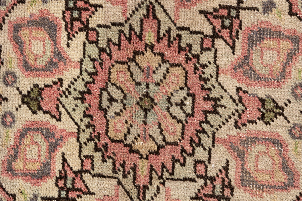 280 x 193 Vintage Royal