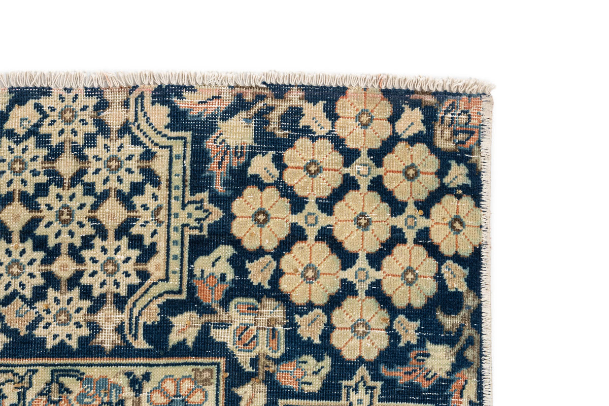 395 x 255 Vintage Royal