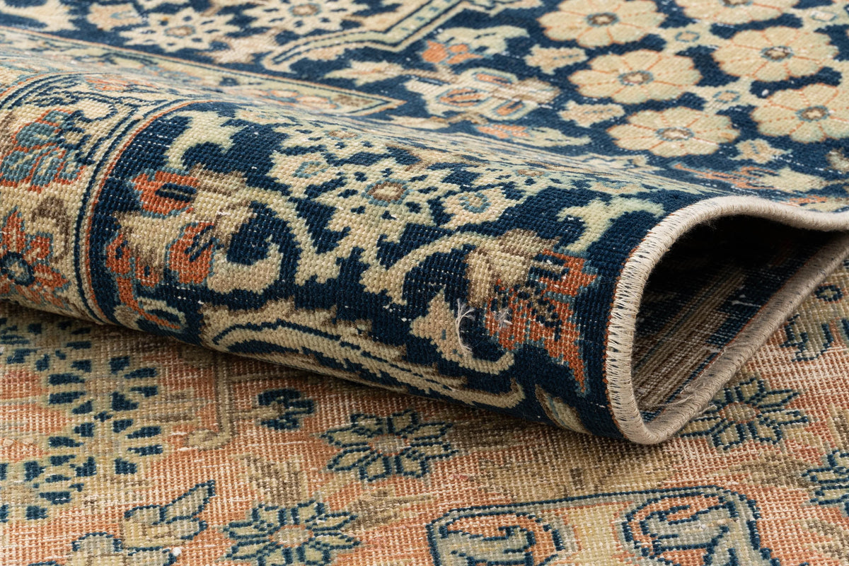 395 x 255 Vintage Royal