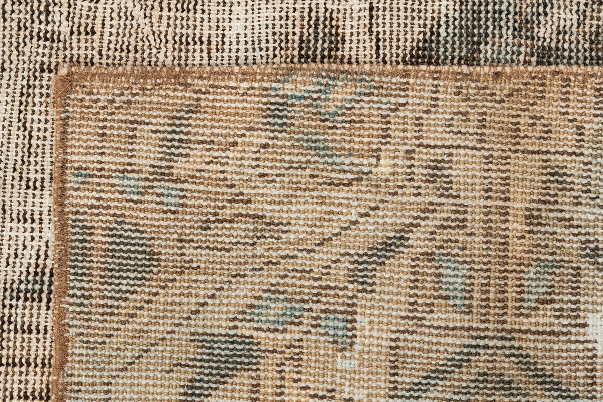 267 x 121 Vintage Royal