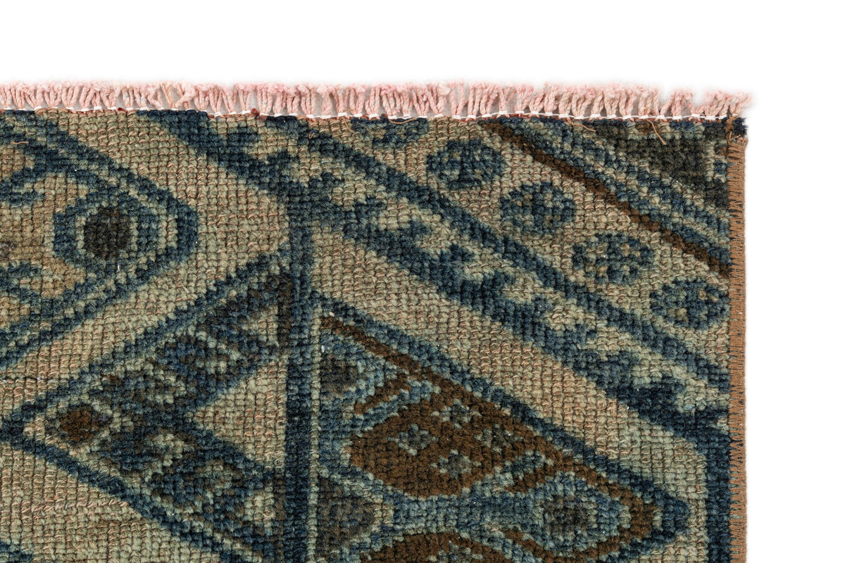 261 x 150 Vintage Royal