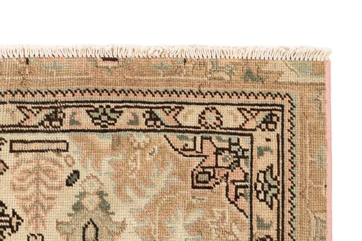 268 x 159 Vintage Royal