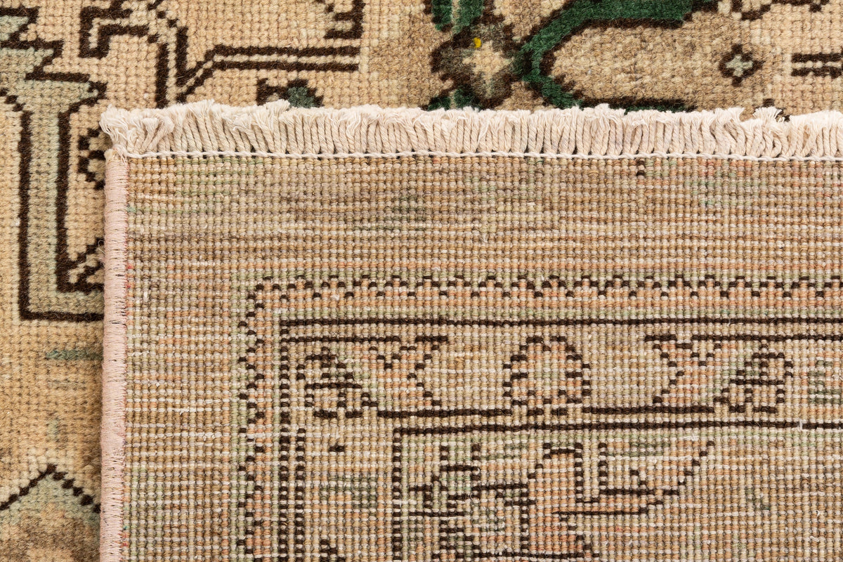 268 x 159 Vintage Royal