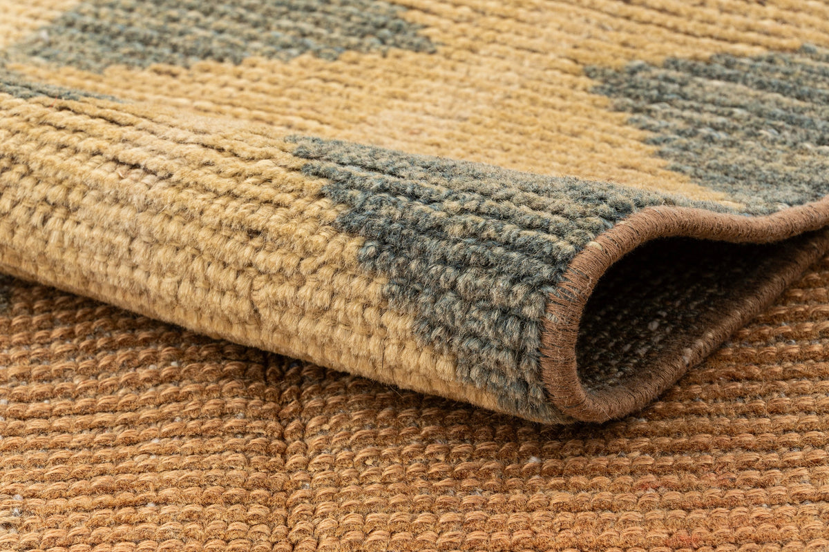 241 x 145 Vintage Royal