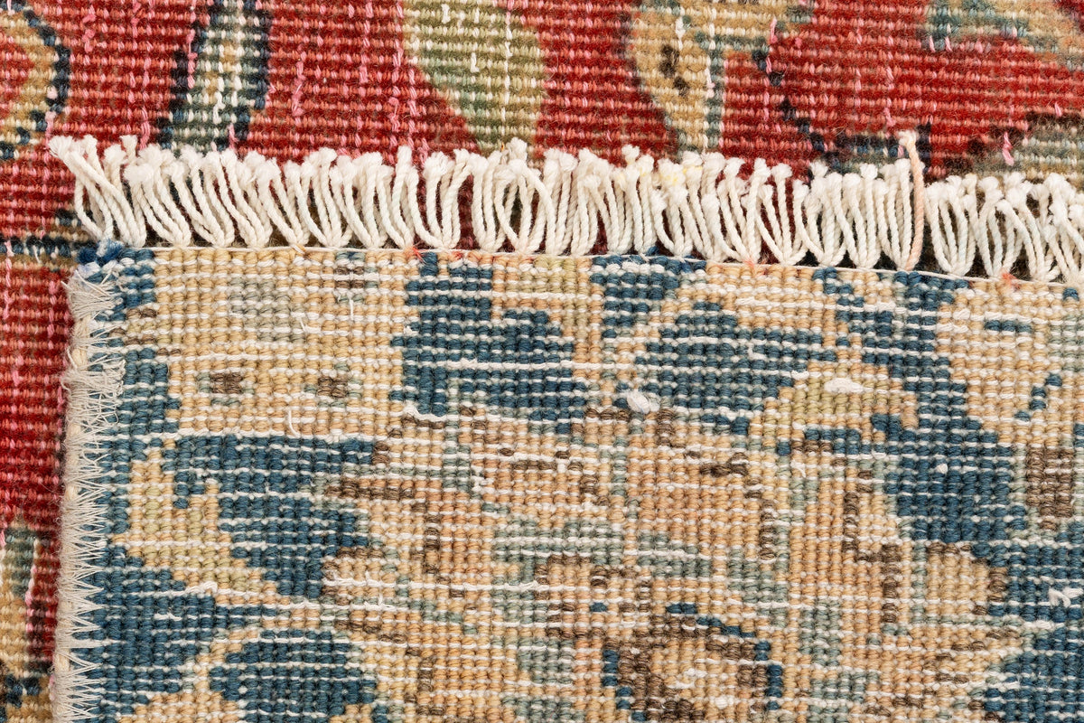 318 x 204 Vintage Royal