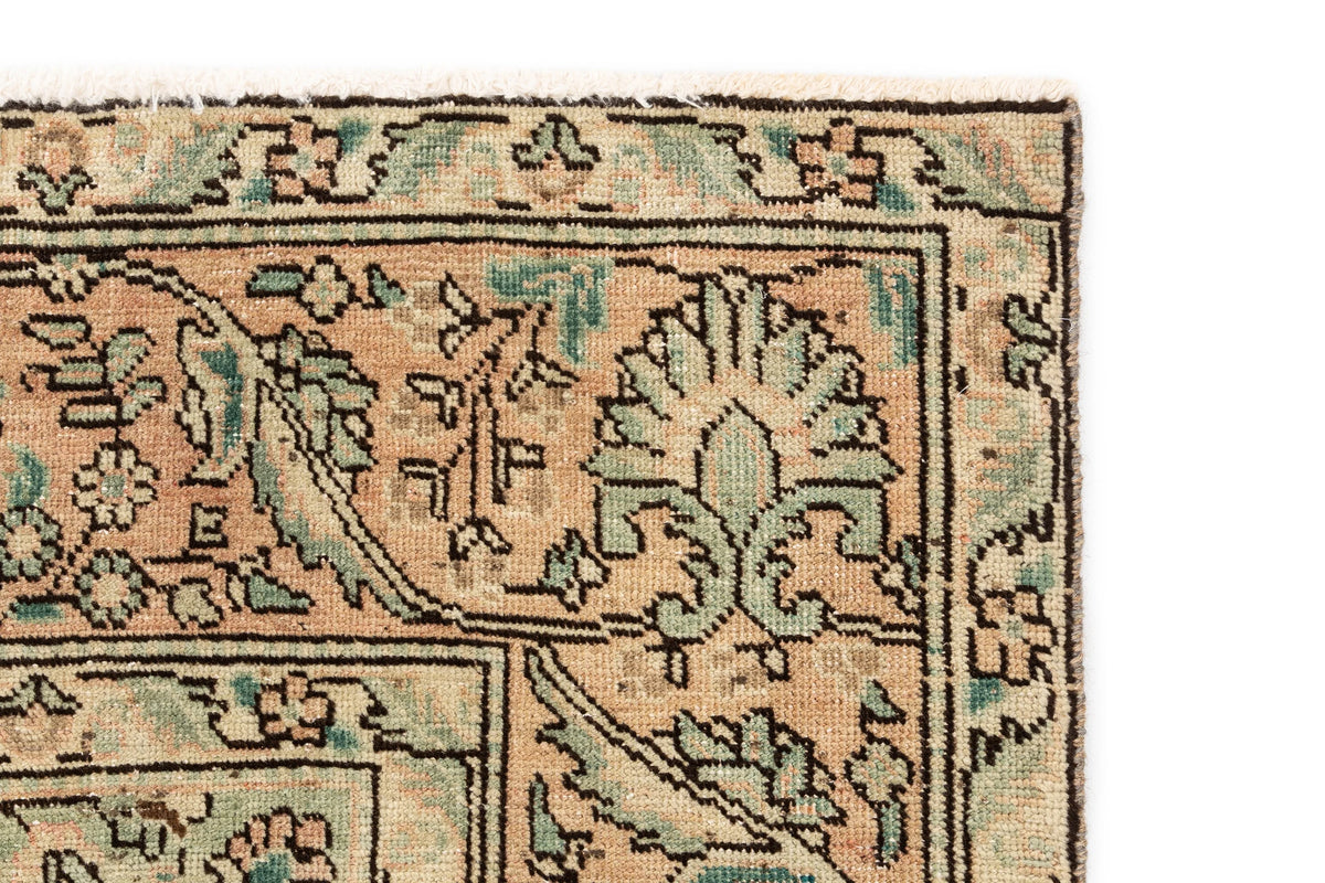 295 x 196 Vintage Royal