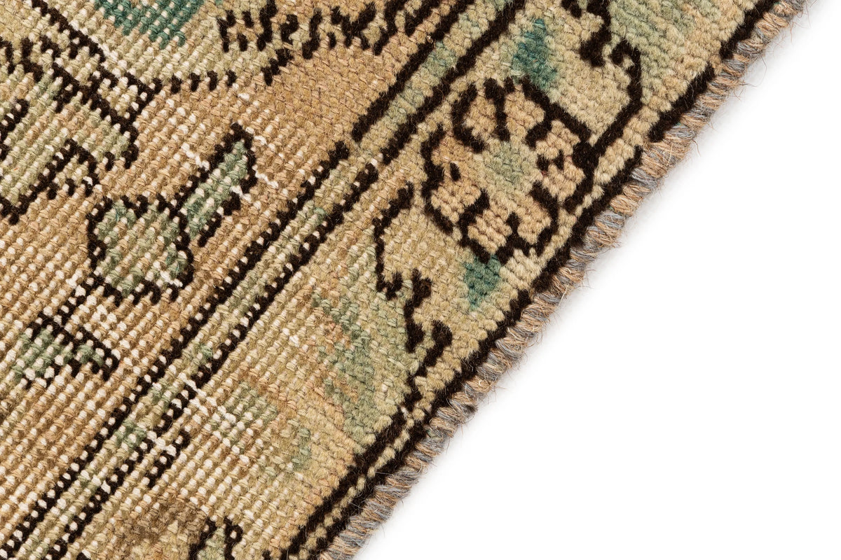 295 x 196 Vintage Royal