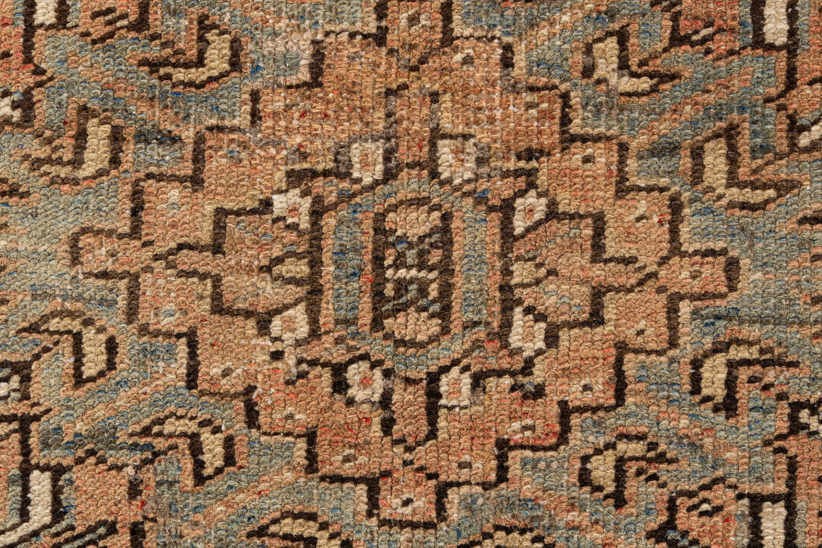 290 x 243 Vintage Royal