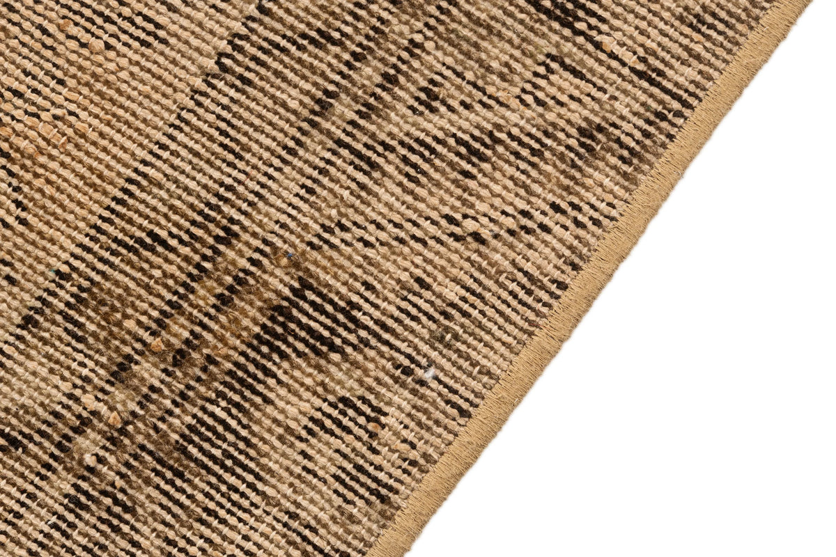 320 x 149 Vintage Royal