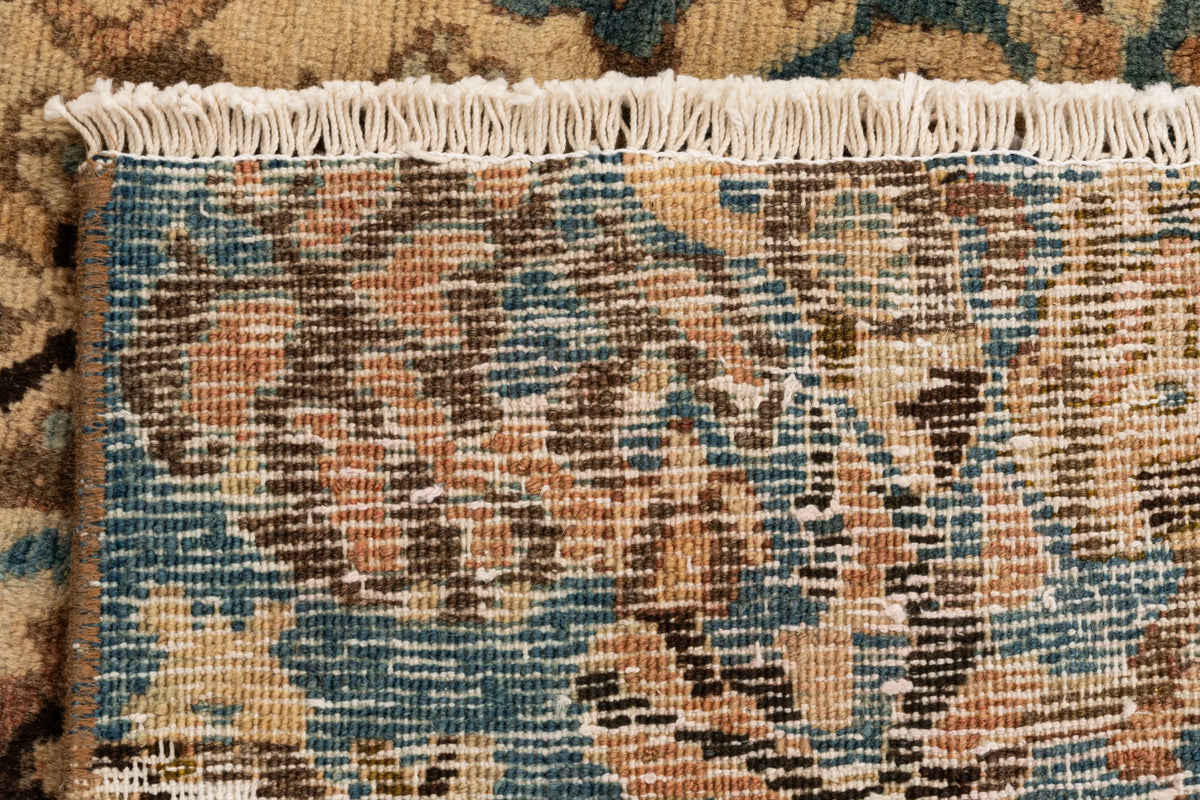 253 x 152 Vintage Royal