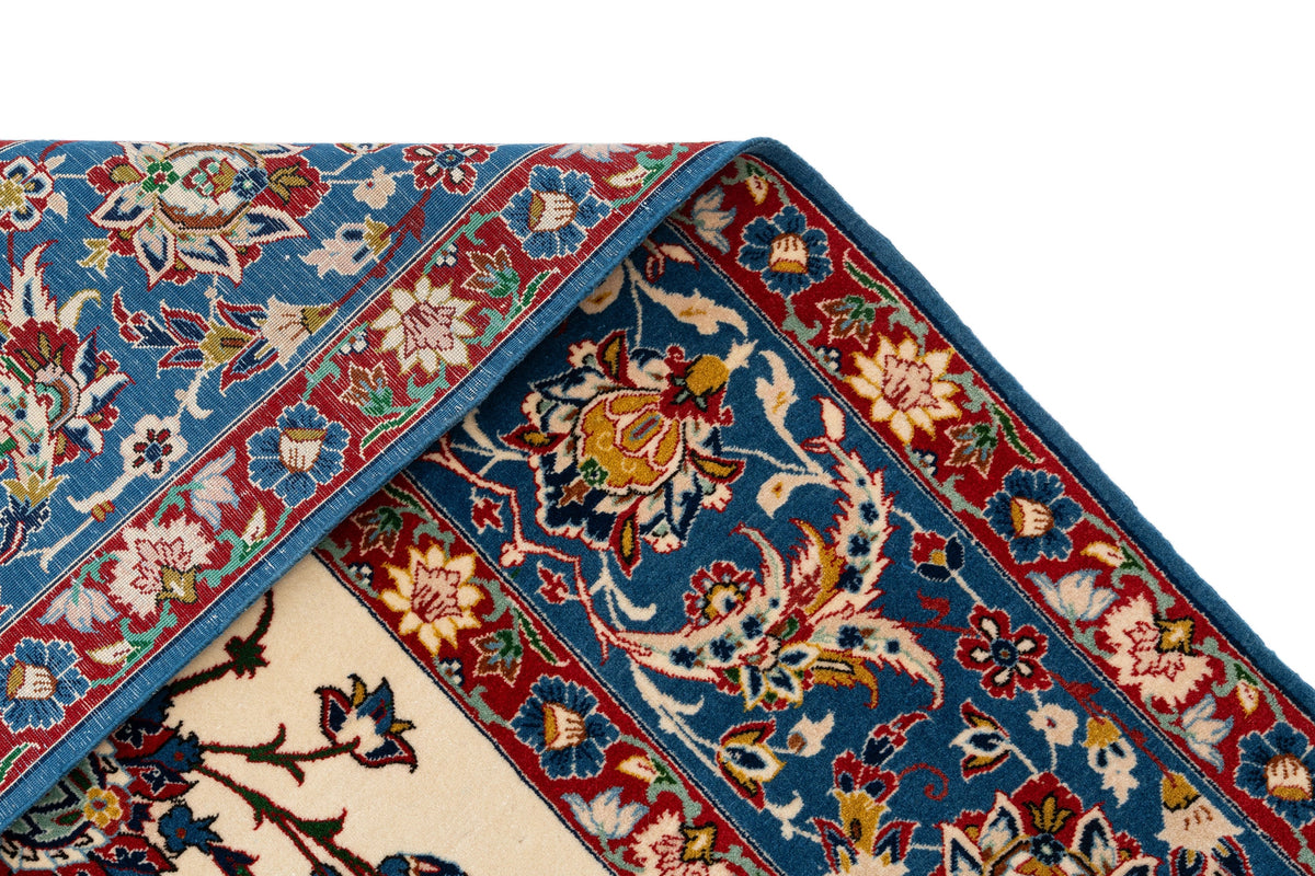 243 x 153 Isfahan