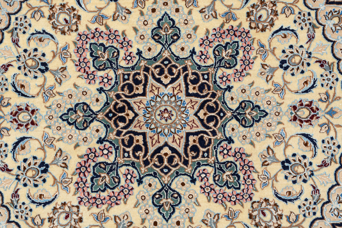 340 x 340 Nain 6 La