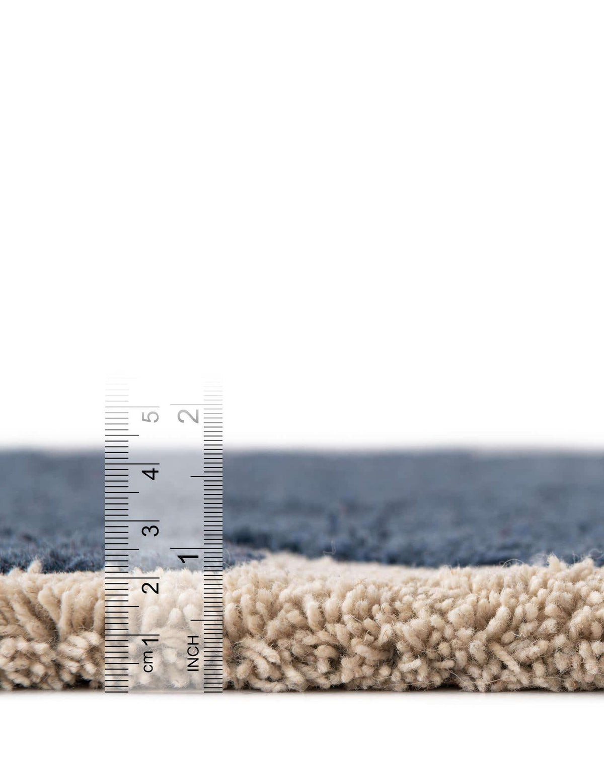 Rechteck Teppich AI Handgetuftet in Marineblau und Elfenbein von Hadorn™ - Lifestyle Image