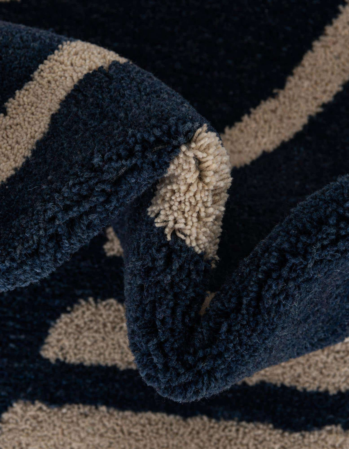 Quadratisch Teppich AI Handgetuftet in Mehrfarbig von Hadorn™ - Lifestyle Image