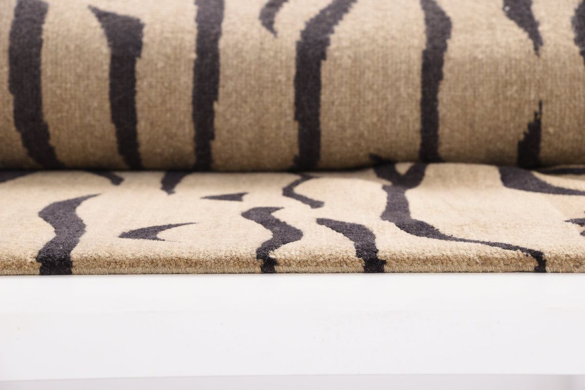 250 x 300 Modern Roots Takpa