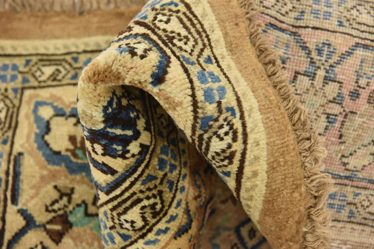 218 x 328 Farahan