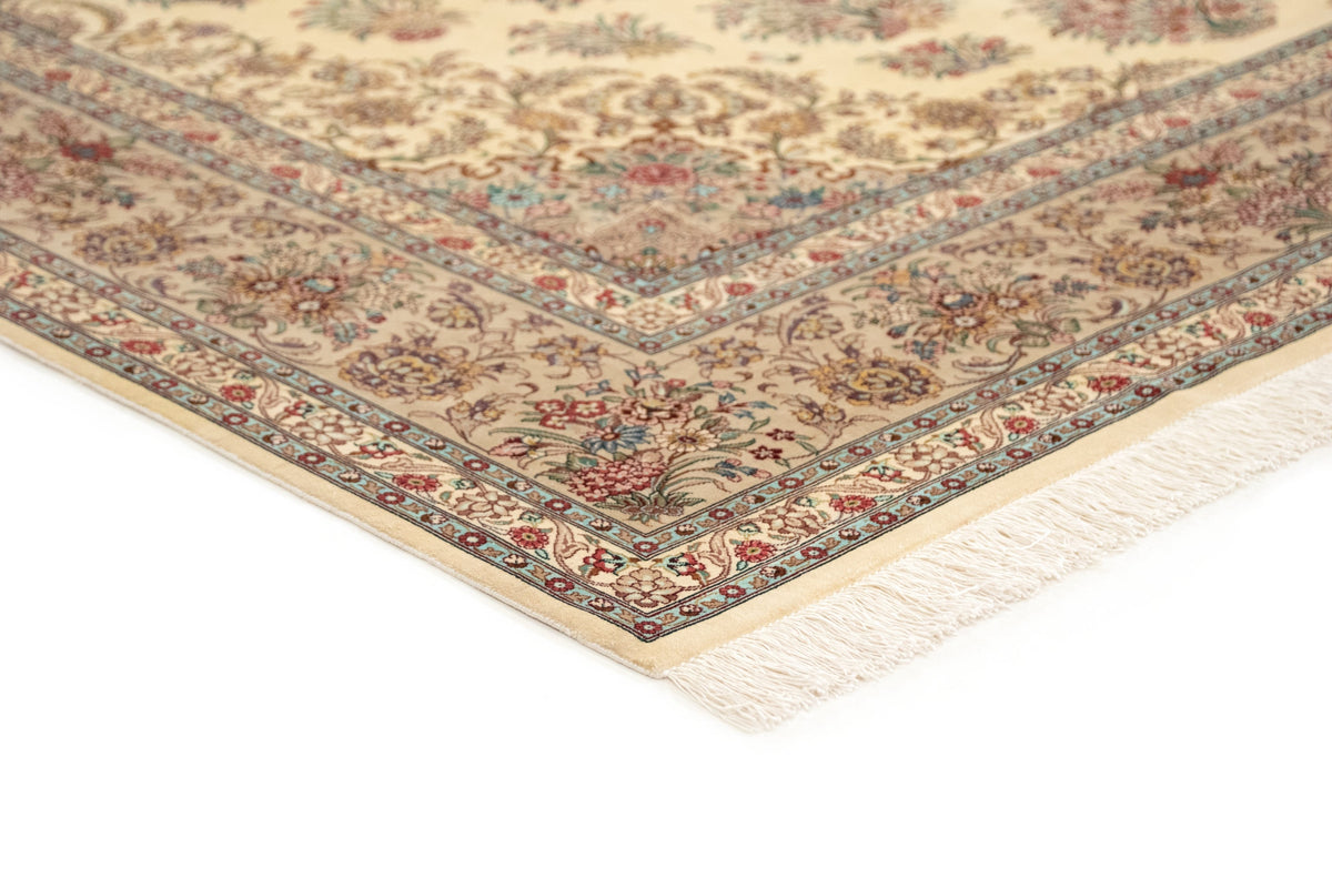 300x198 Ghom Silk