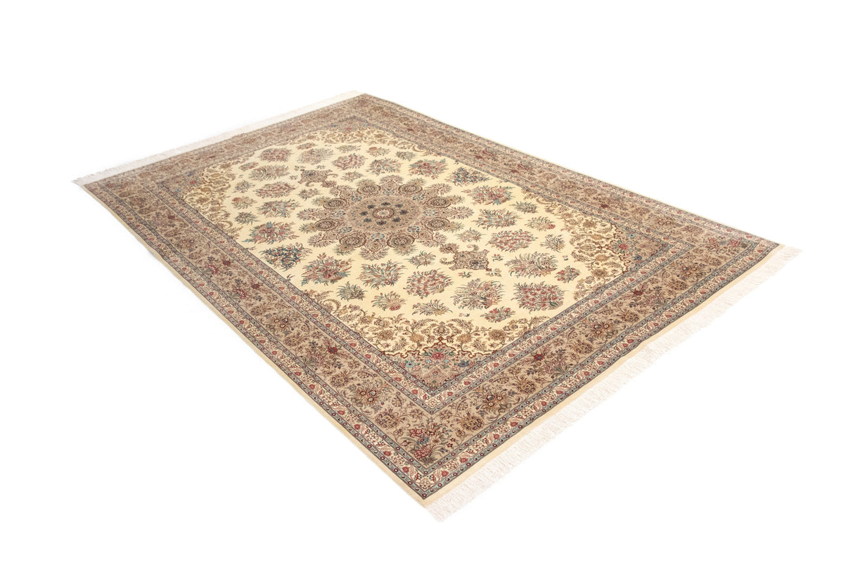 300x198 Ghom Silk