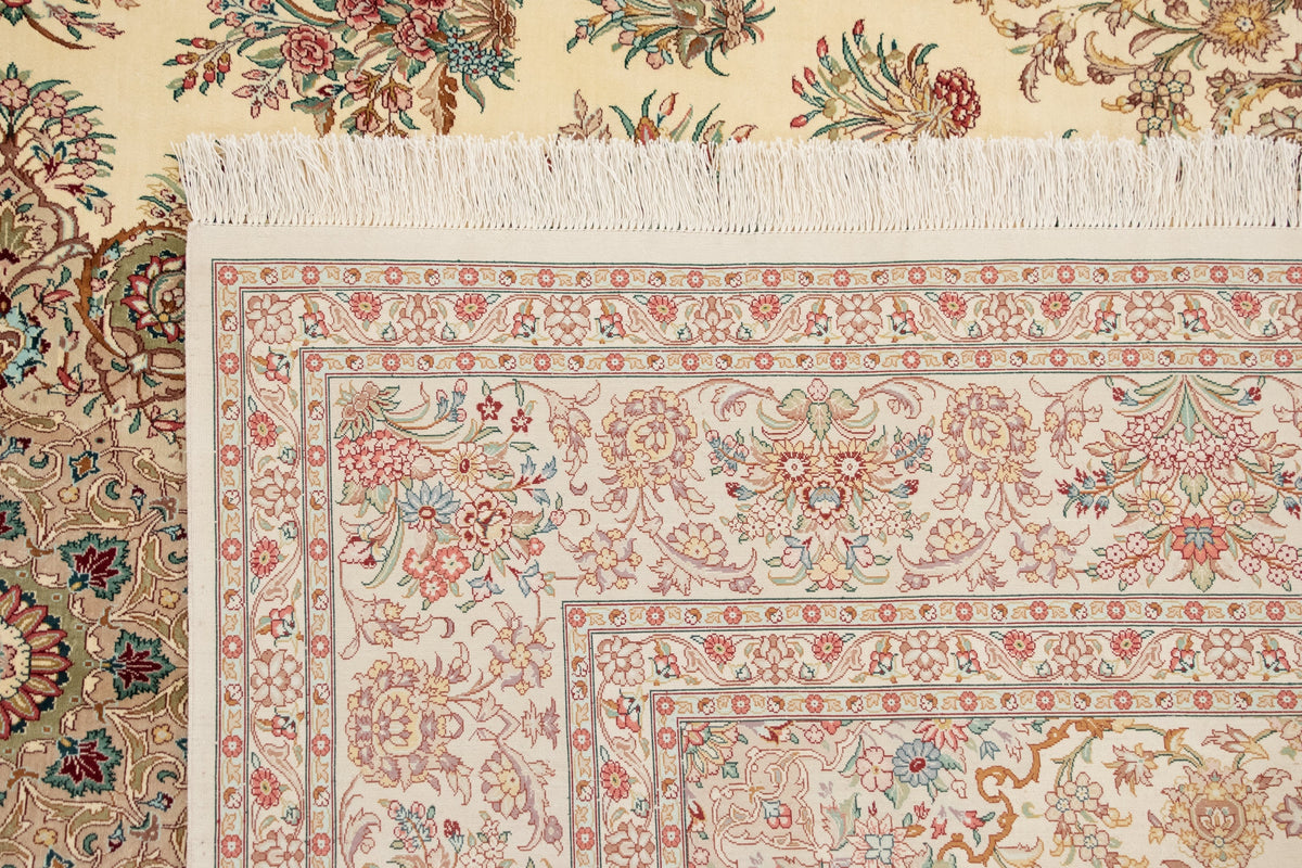 300x198 Ghom Silk