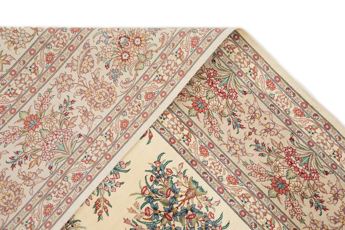 300x198 Ghom Silk
