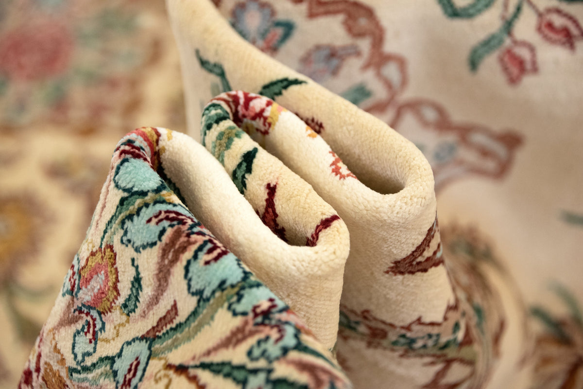 300x198 Ghom Silk