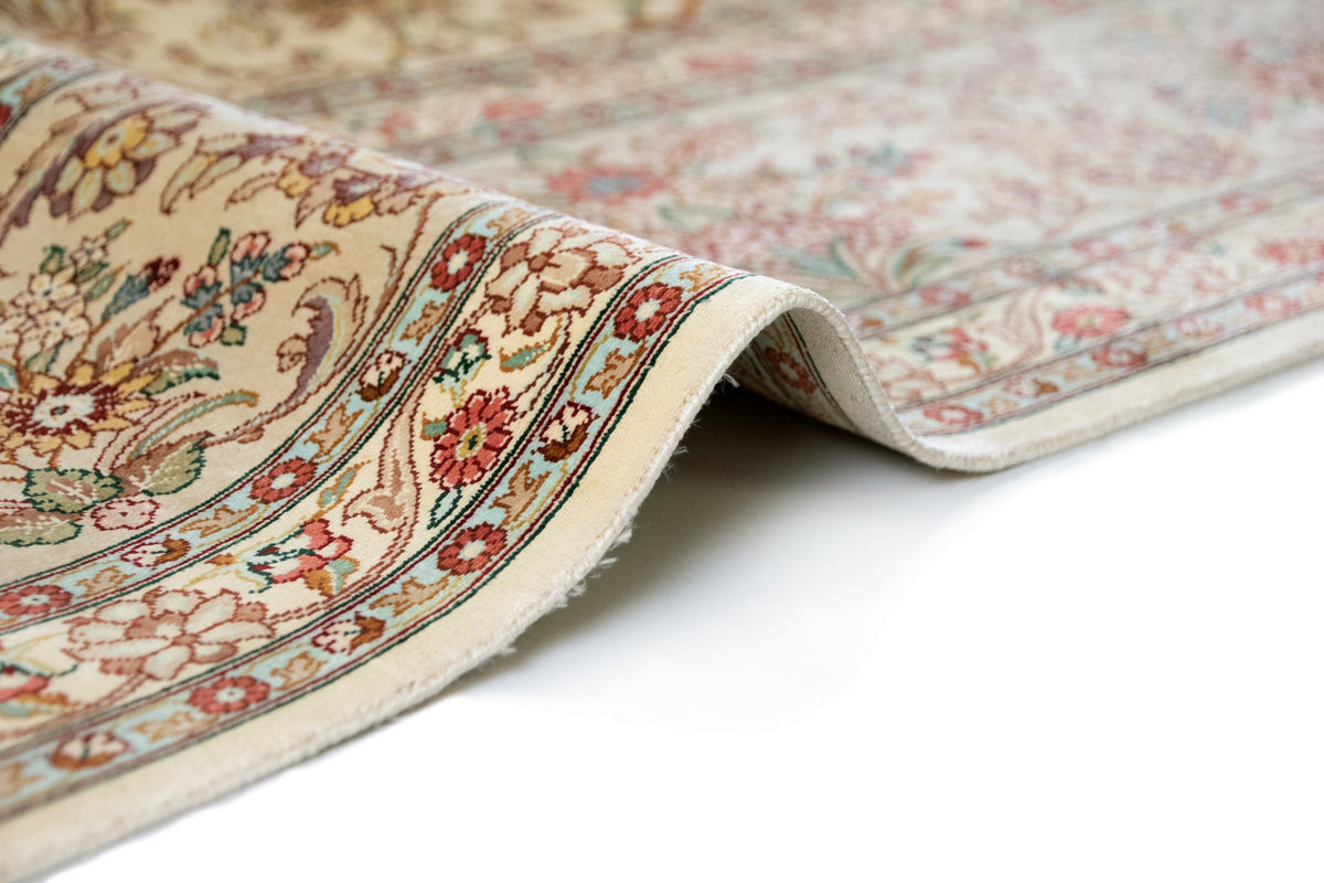 300x198 Ghom Silk