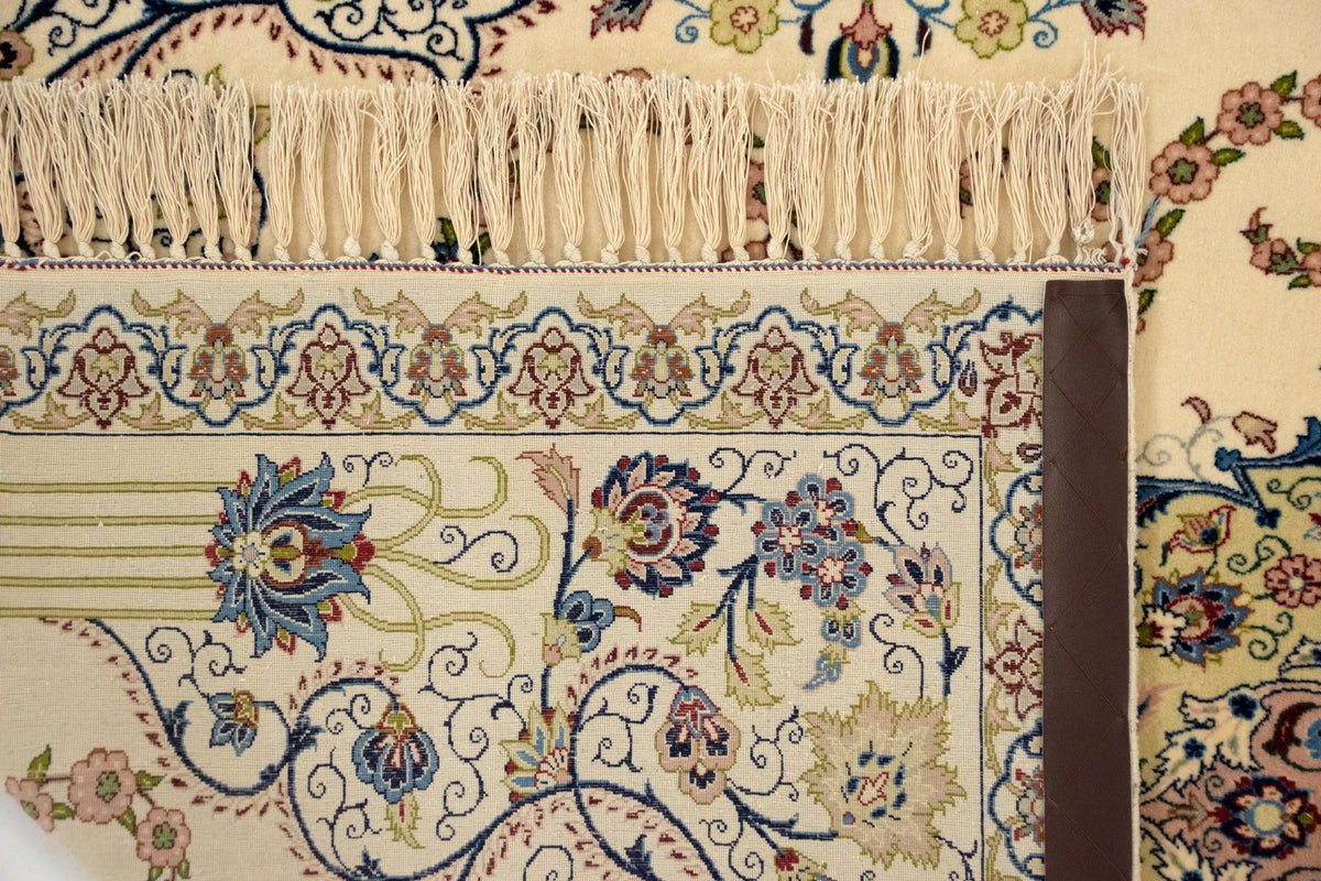 107x173 Isfahan con seta