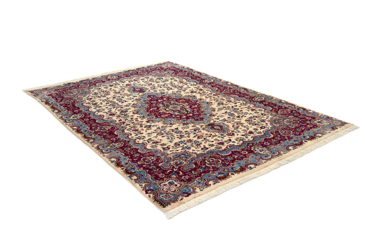250 x 344 Kirman