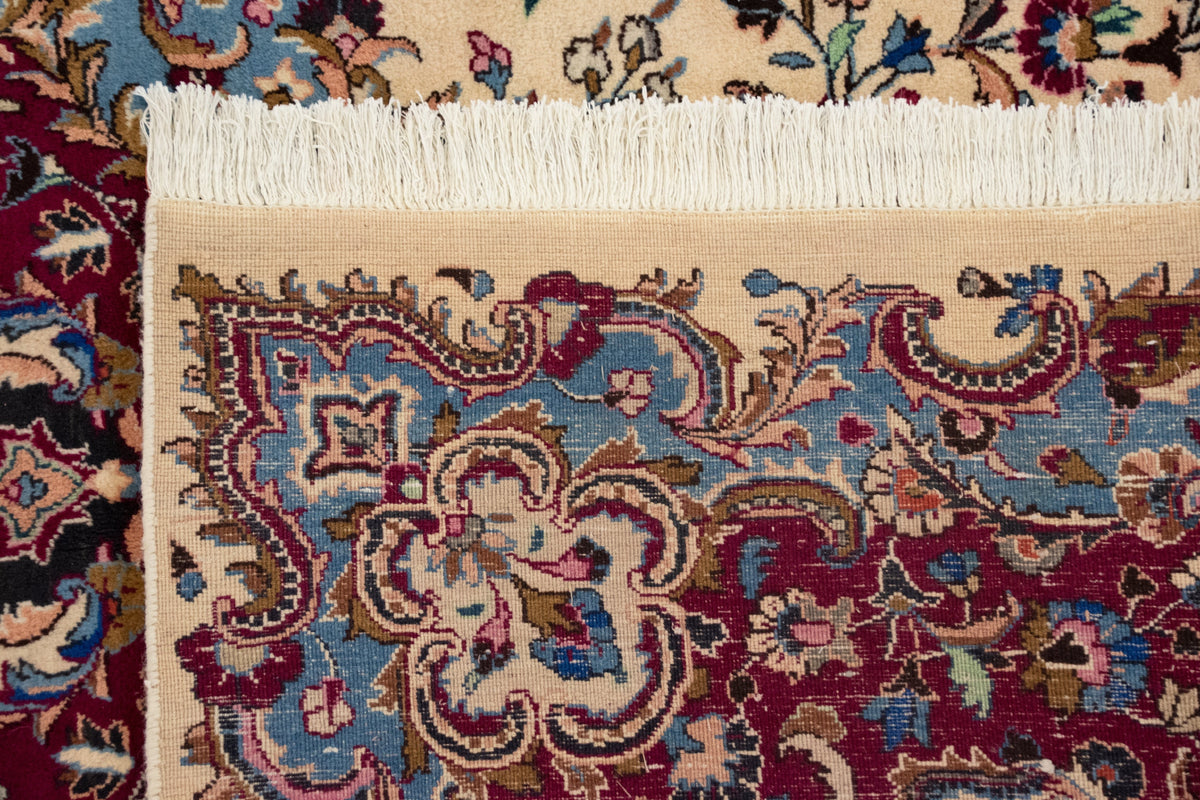 250 x 344 Kirman