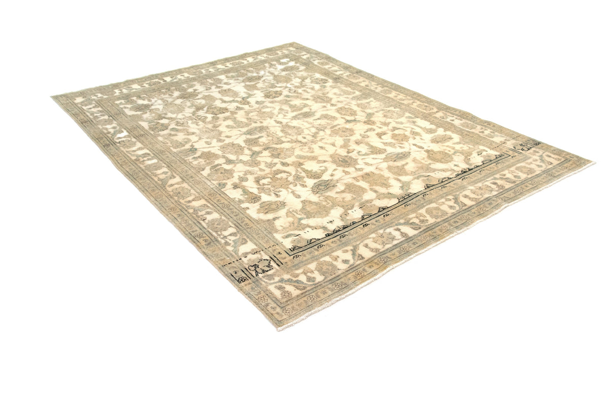 335 x 251 Vintage Royal