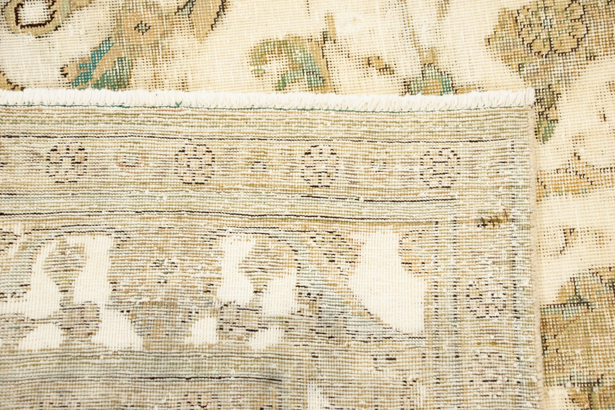 335 x 251 Vintage Royal