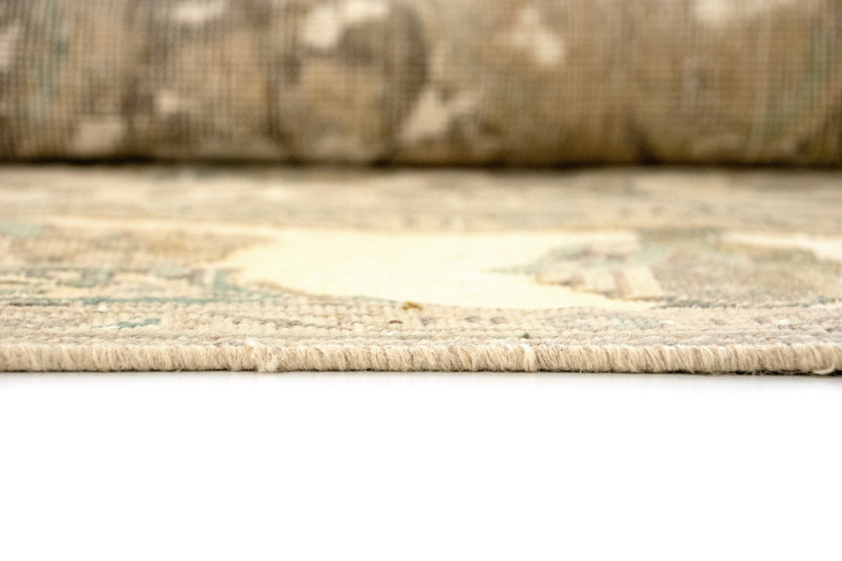 350 x 240 Vintage Royal