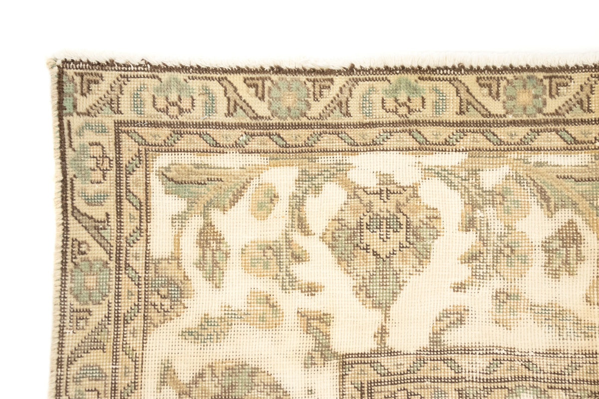 325 x 236 Vintage Royal