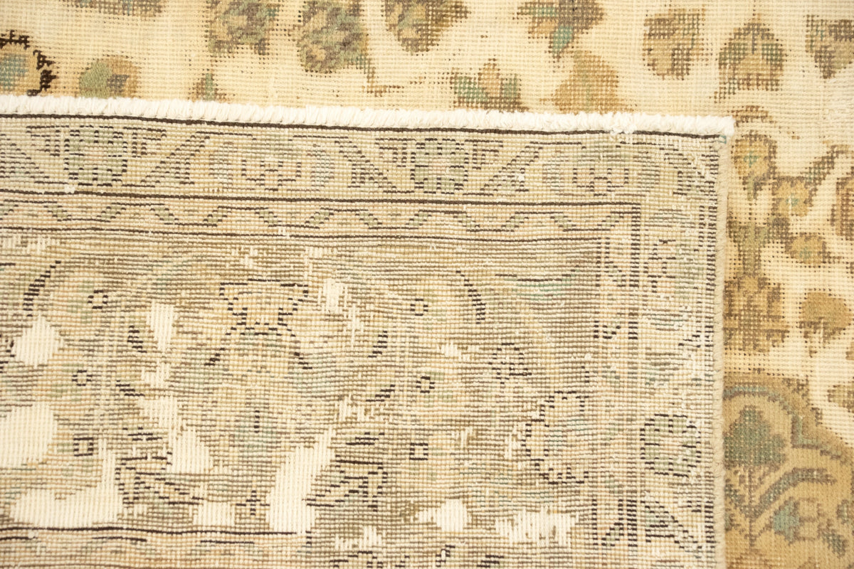 325 x 236 Vintage Royal