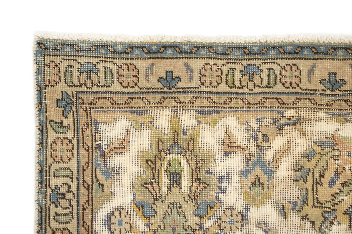 329 x 292 Vintage Royal