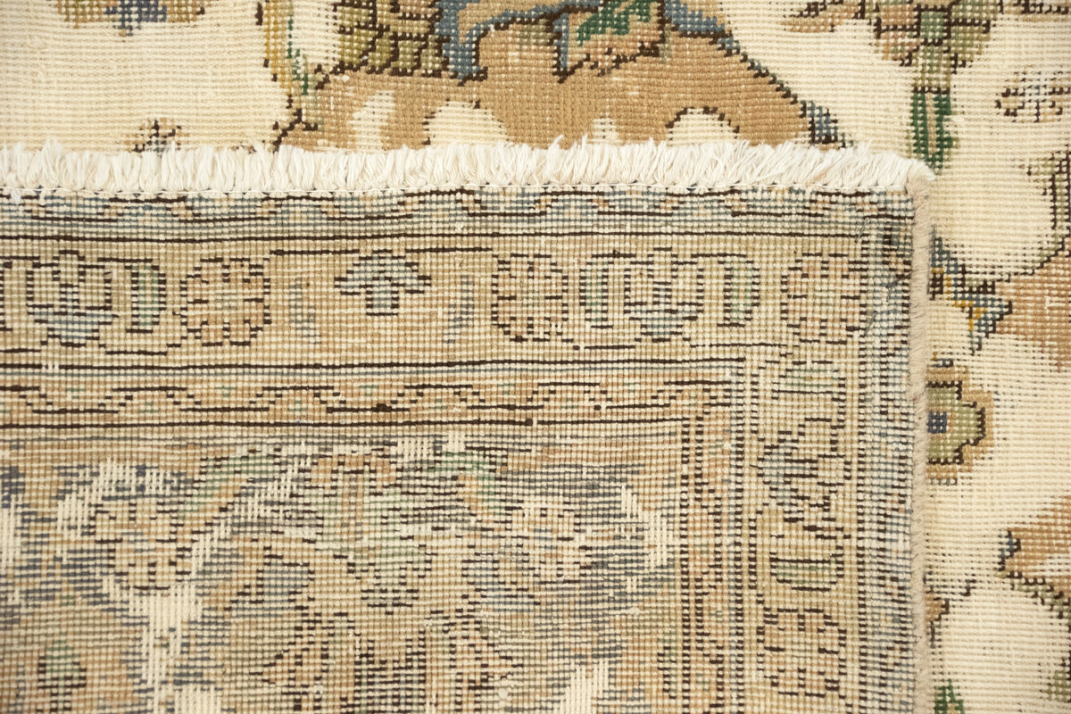 329 x 292 Vintage Royal