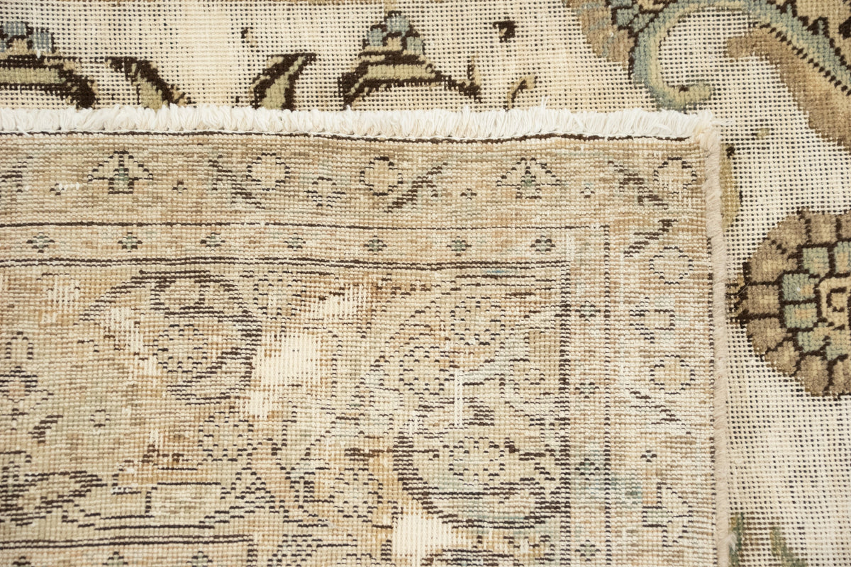 340 x 240 Vintage Royal