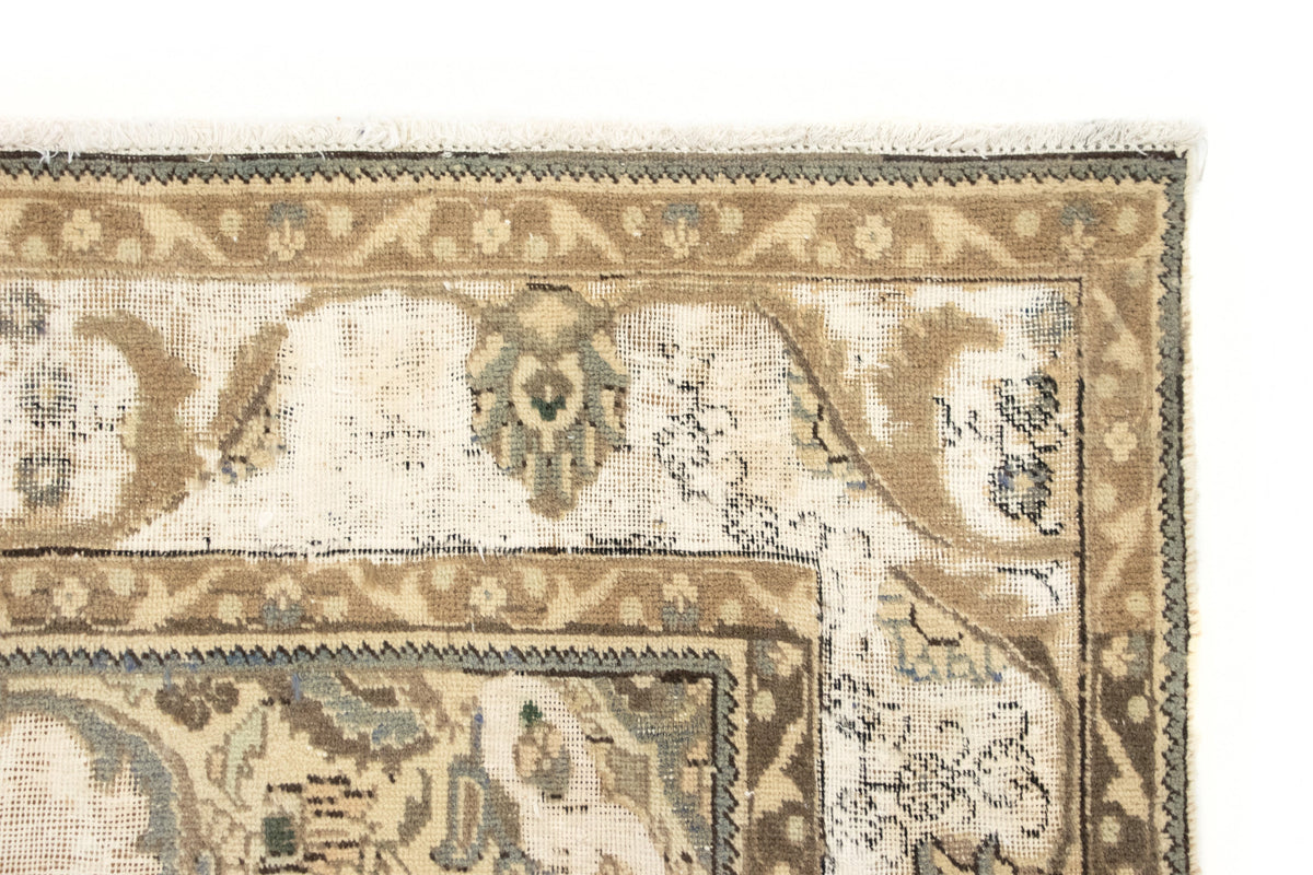286 x 192 Vintage Royal