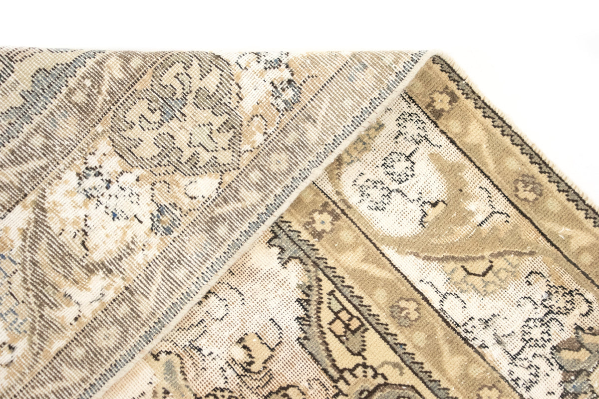 286 x 192 Vintage Royal