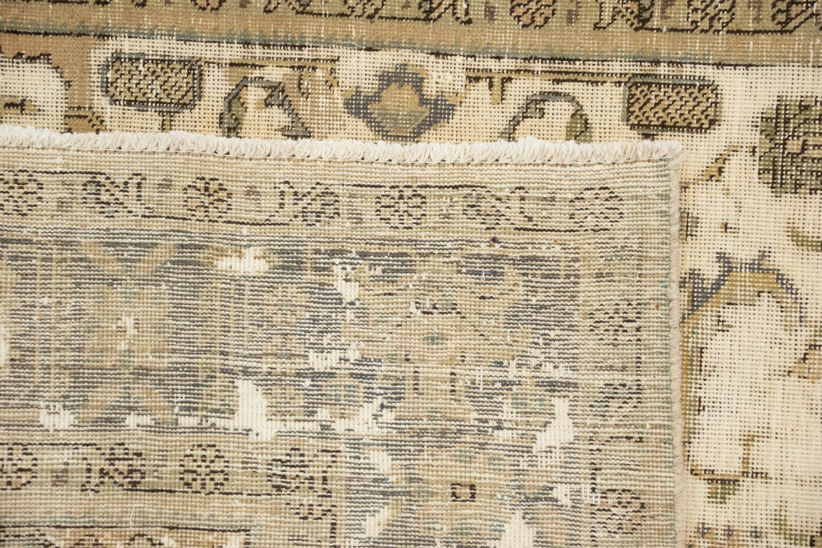 287 x 205 Vintage Royal