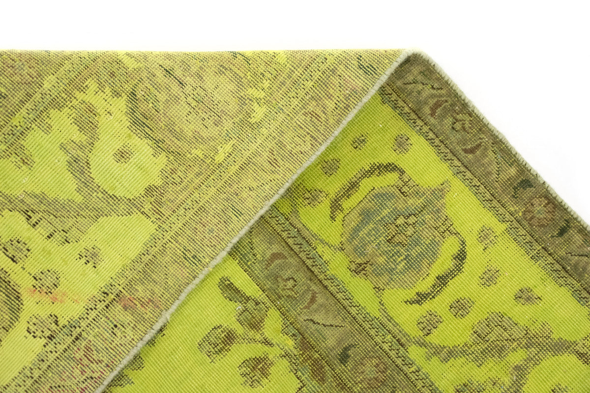 332 x 242 Vintage Royal