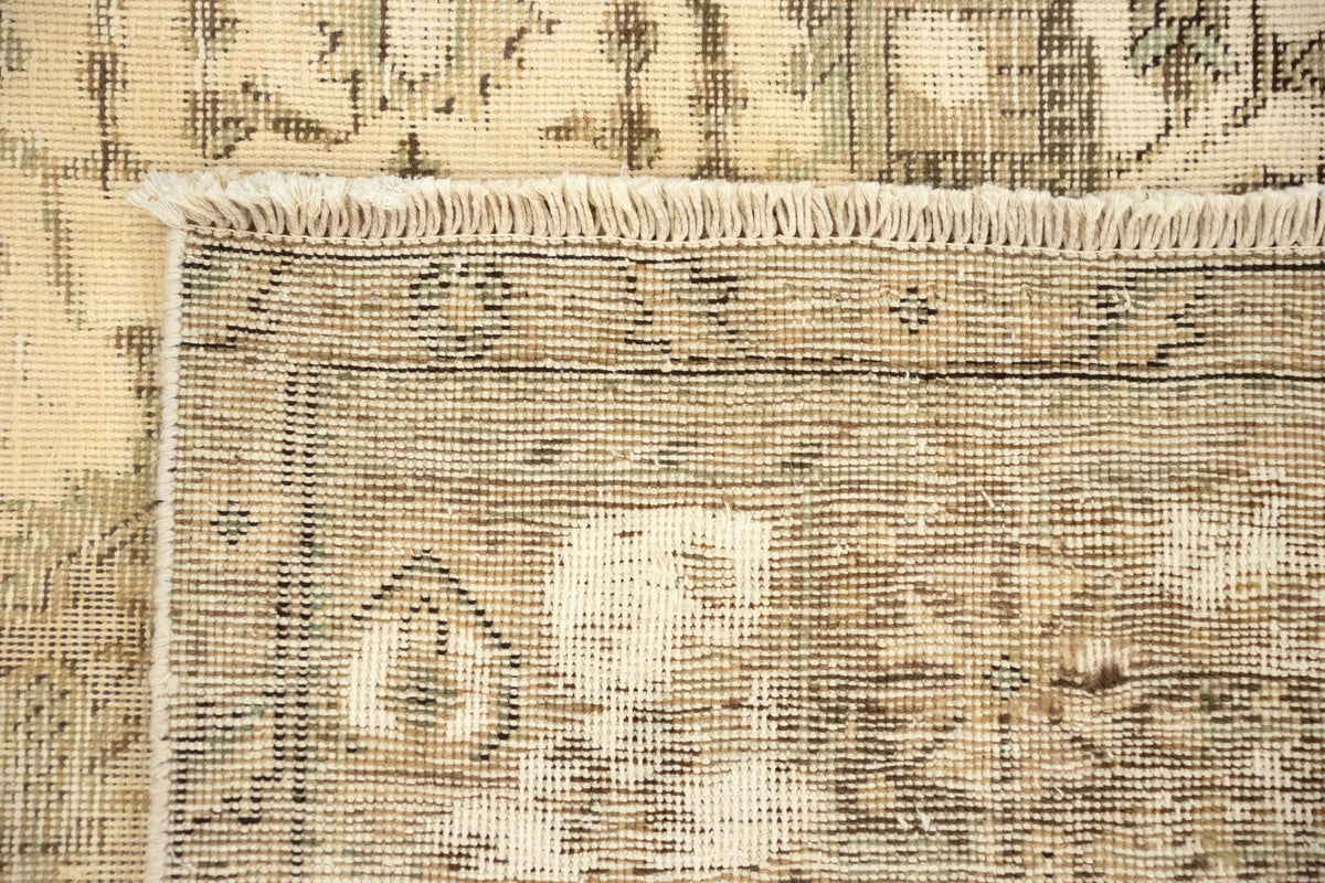 288 x 203 Vintage Royal