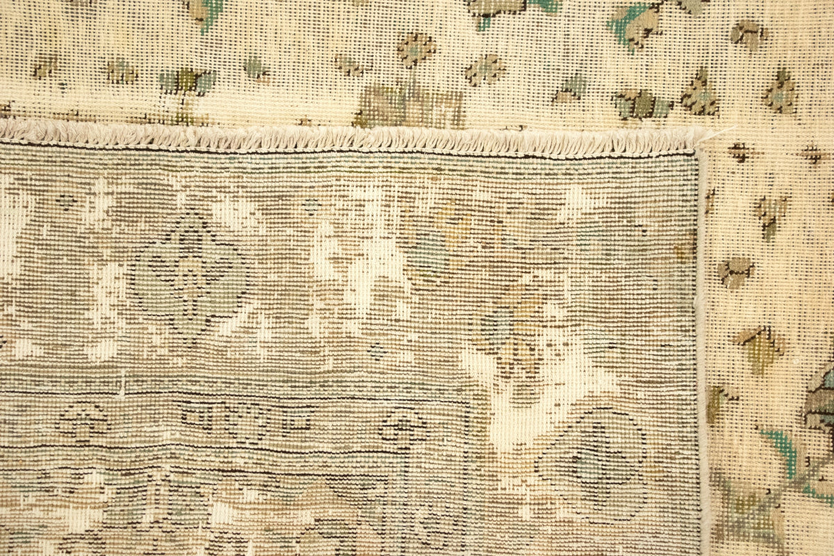 278 x 188 Vintage Royal