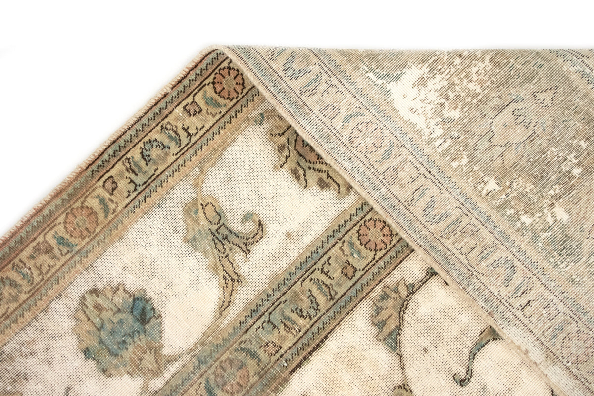 372 x 300 Vintage Royal